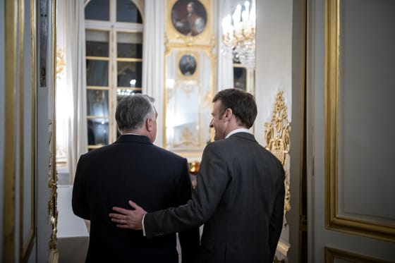 Emmanuel Macronnal tárgyal szerdán Orbán Viktor