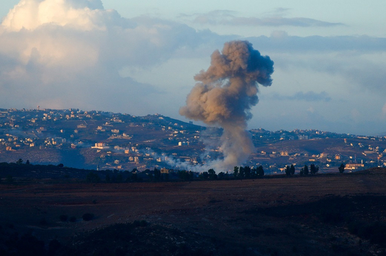 Izrael dél-libanoni Hezbollah-célpontokat bombázott, az ott élőket pedig távozásra szólította fel