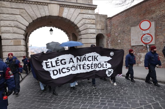 „Itt van összes rendőr, aki Magyarországon szolgál” – tényleg nagyon védték a náci felvonulást az antifáktól