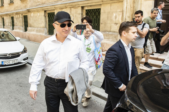 Kétmillió forint osztalékot vett ki Nikola Gruevszki a péceli tanácsadó cégéből