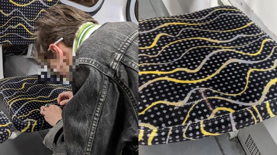 Megvarrta egy utas a szakadt ülést a 17-es villamoson