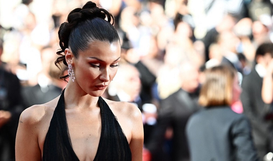 „Palesztina nem szinonimája a terrorizmusnak” – Bella Hadid megszólalt az Adidas-reklám botránya után 