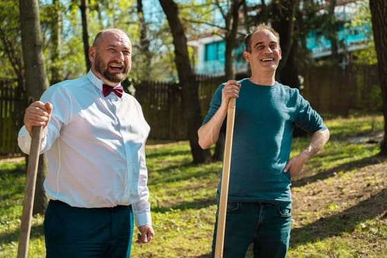 Közösen ültetett fákat Kovács Gergely és Sándor Fegyir, a termésből pedig lekvárt főz majd a nagykövet a XII. kerület polgármesterének