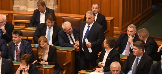 Orbánnal nyithat hétfőn a Parlament, az őszi szezonban 18 ülésnapot terveznek