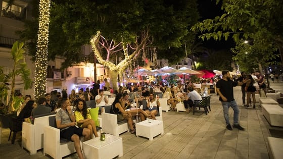 Brutális büntetésre számíthatnak, akik az utcán fogyasztanak alkoholt Ibizán és Mallorcán