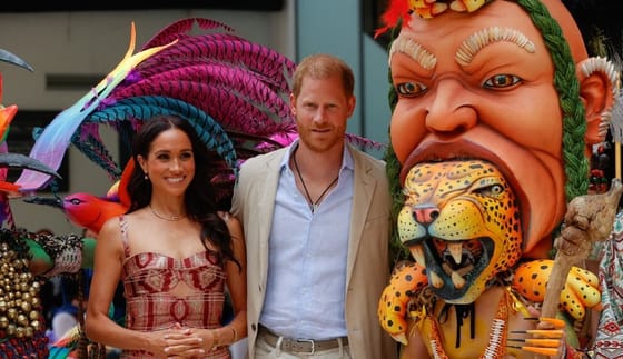 A képmutatás diplomatái: Harry és Meghan a celebséget választotta, de államfőként parádézik