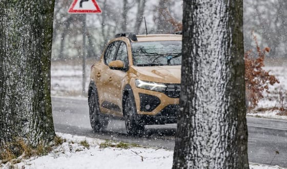 Rossz idő, nagyobb veszély: hogyan vezessünk biztonságosan?