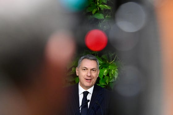 Egyszeri 50 ezer forinttal becsüli meg a vasutasok munkáját Lázár János