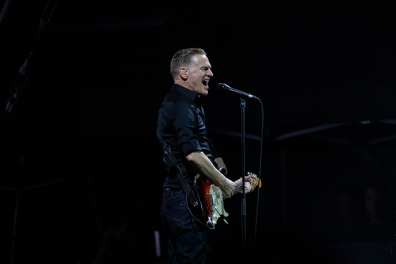 Egy hatalmas zsírszörny miatt lefújták Bryan Adams koncertjét