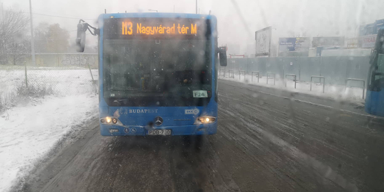 A budapesti tömegközlekedésre is lecsapott a néhány centi hó