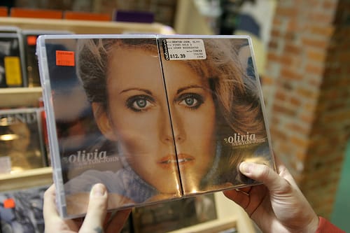Olivia Newton-John énekli a világ legszexisebb számát