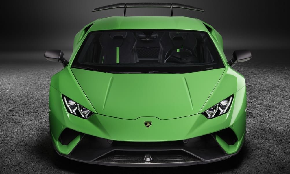 A Lamborghini tovább feszíti a húrt és egy őrült sportkocsit készít