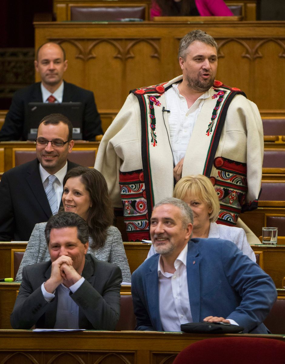 Nyilvánosan vívnak meg Fazekas Sándorral egy LMP-s