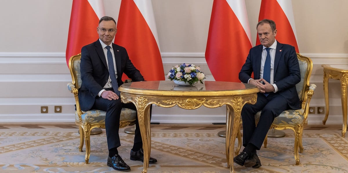 A lengyel elnök a parlamentben ment neki a Tusk-kormánynak