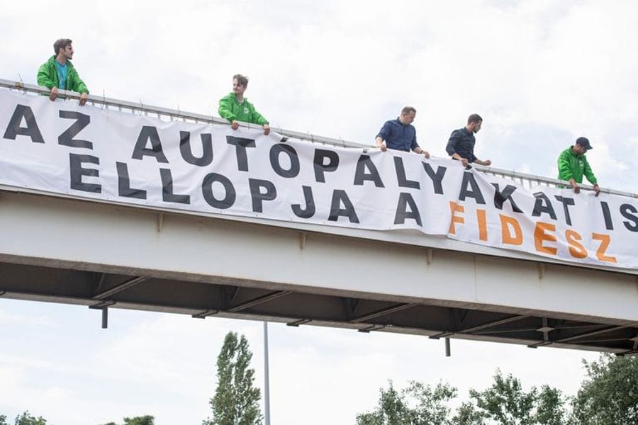 Úgy tűnik, valamelyik kormánykedvenc oligarcha viheti az autópálya-koncessziót