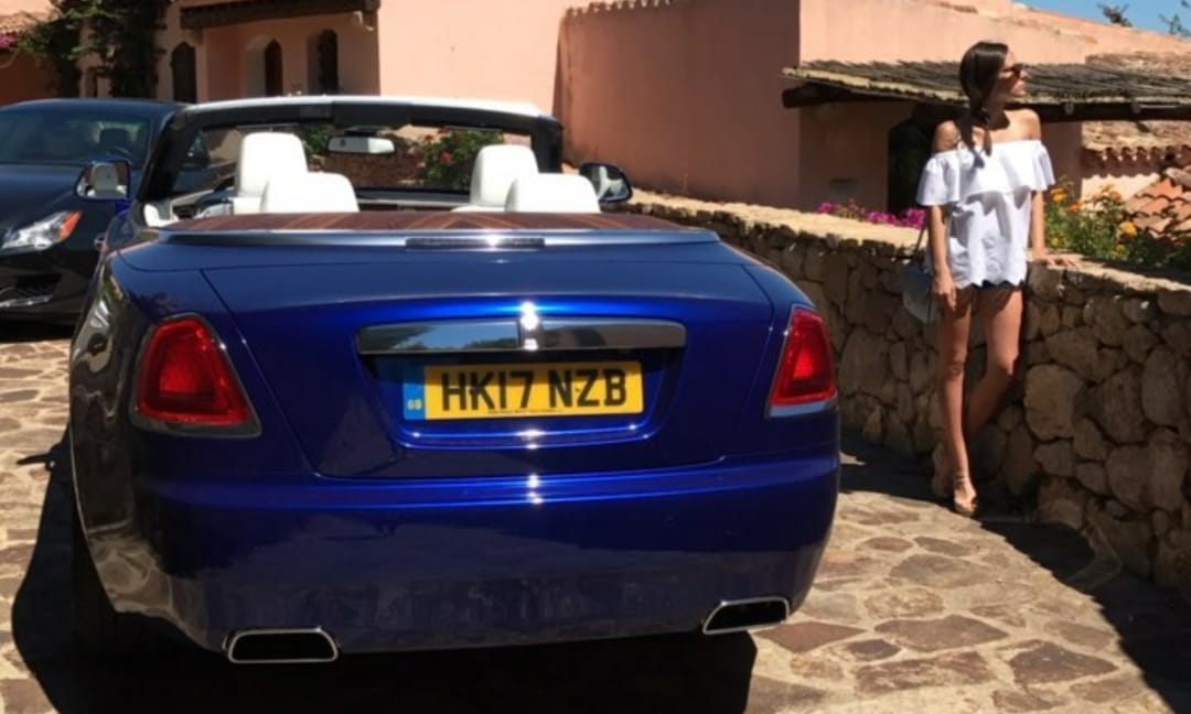 Rolls-Royce kabrióban a magyar szépség és a milliárdos budapesti Ferrari-fenegyerek