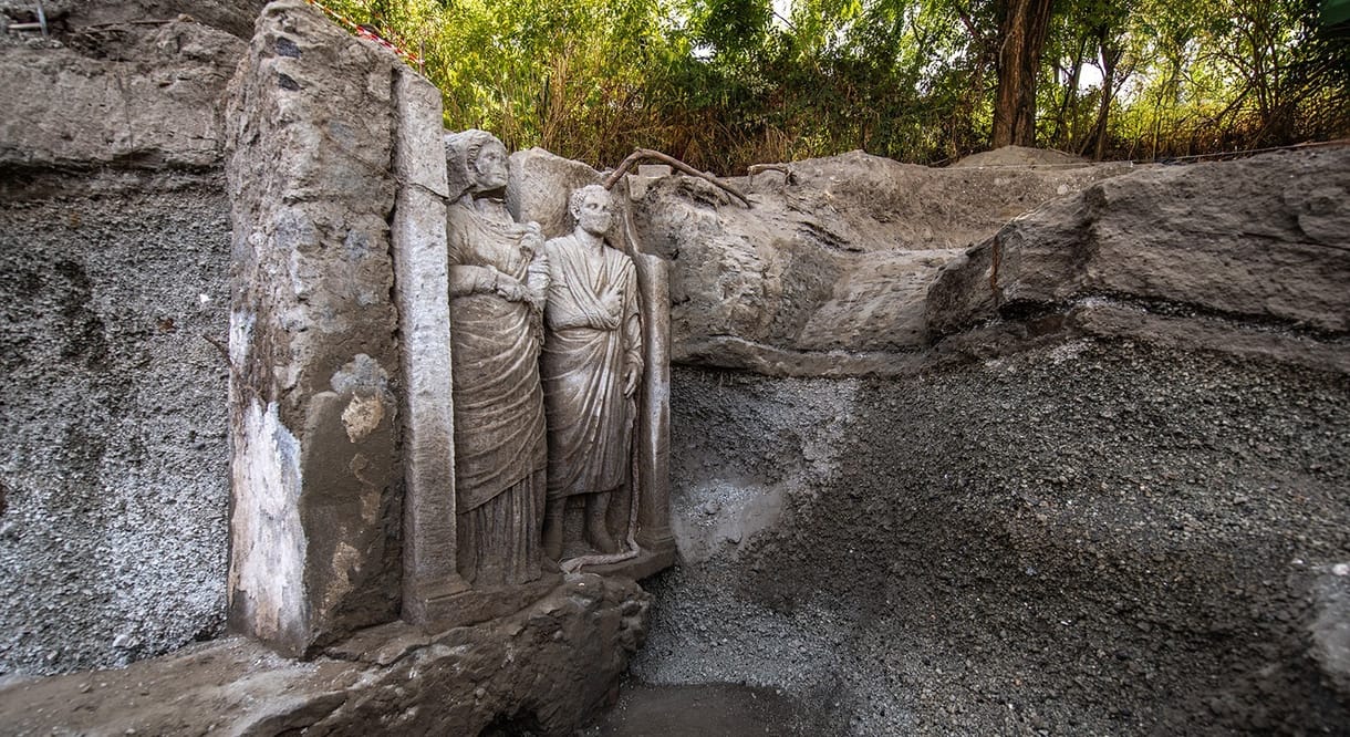 Életnagyságú párt ábrázoló domborművet találtak Pompejiben