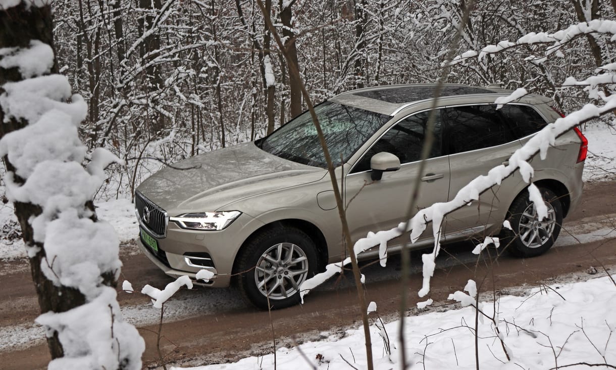 Zöld rendszám és 400+ lóerő: teszten a Volvo XC60 T8