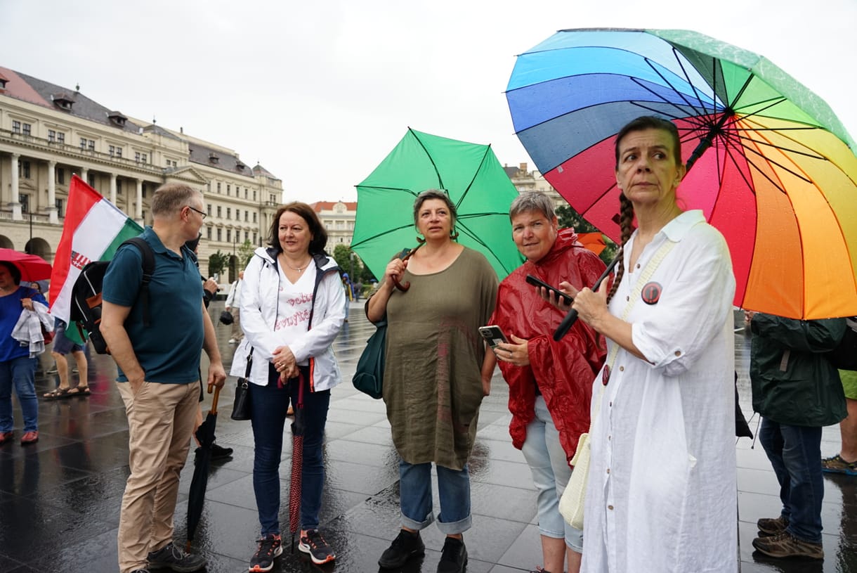 Szakmai szervezetek szerint a státusztörvény rendeletének kiemelt célja a tanárhiány elfedése