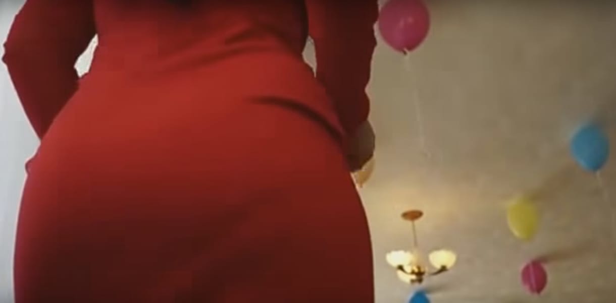 Ez vagy a legbénább vagy a legsikerültebb videófelvétel, amit egy apuka egy iskolai műsorról készíthet