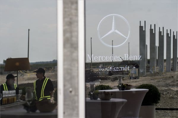 A szakszervezetis elárulta, hogyan harcoltak ki 35 százalékos béremelést a Mercedes kecskeméti gyárában