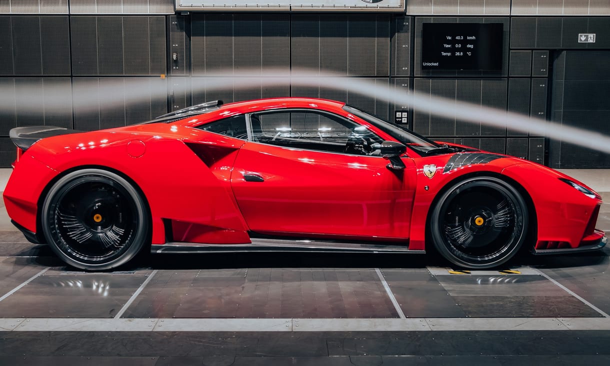 2,6 másodperc alatt 0-ról 100-ra, ezt tudja a legújabb tuning Ferrari