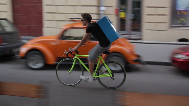 Tizenöt óra, max hangerőn