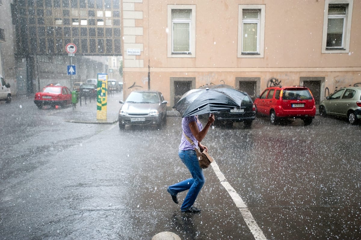 Jégdarát is hozhatnak a csütörtöki záporok