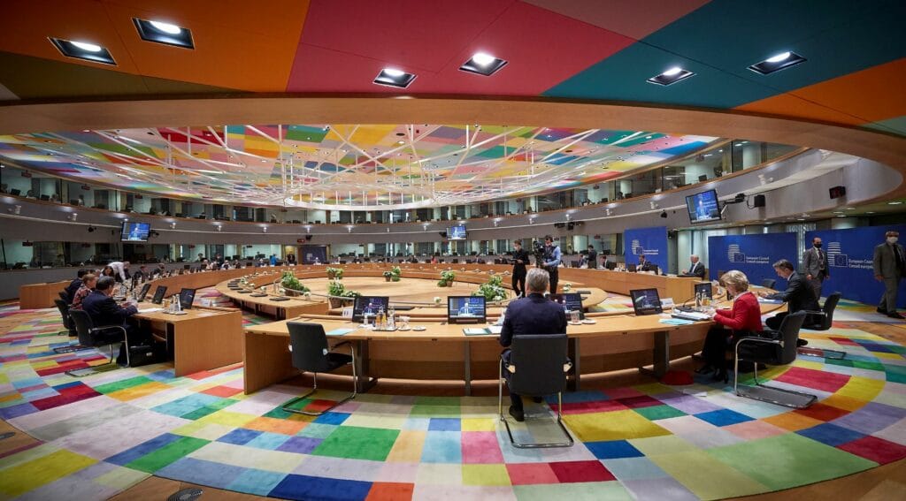 Jogállamiságtól brexiten át a nagyon sok pénzig - őszi politikai előrejelzés
