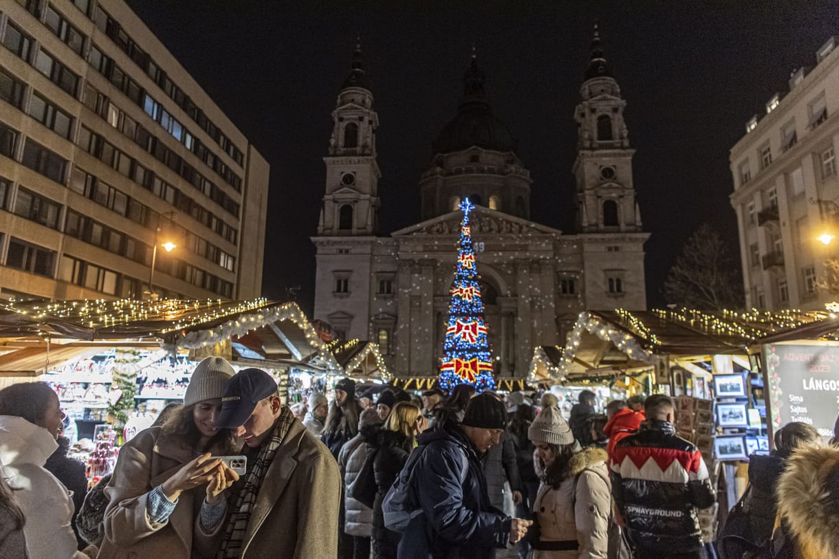 Bekerült a világ legjobbjai közé a Vörösmarty téri és a Bazilika előtti karácsonyi vásár