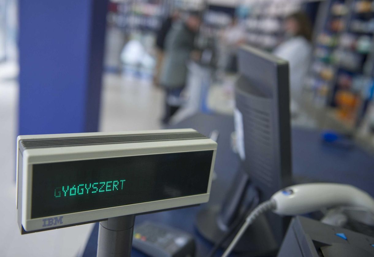 Bezáratott egy budapesti gyógyszertárat a hatóság