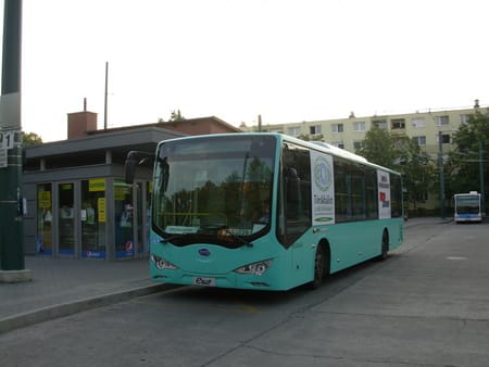 Kínai buszt tesztelnek Szegeden - fotó