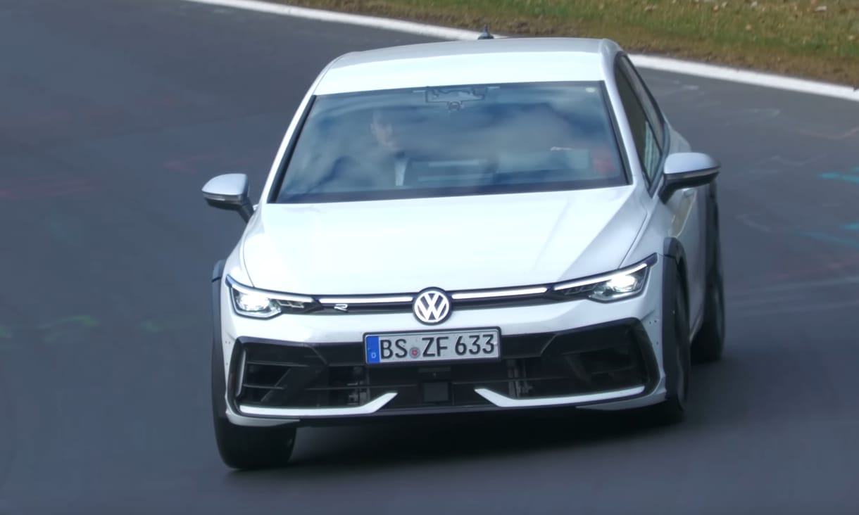 Izgalmas újdonságot tesztel a VW, jöhet a Safari Golf R