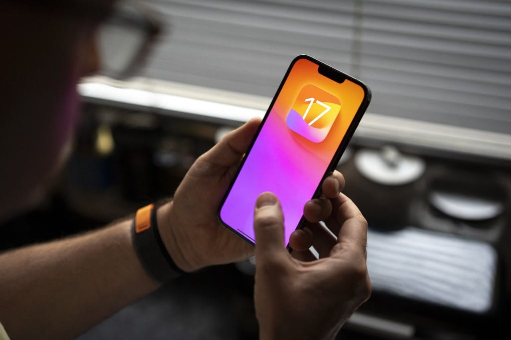Minden iPhone-osnak fontos: megérkezett az iOS 17 első frissítése, nem érdemes halasztgatni a telepítést