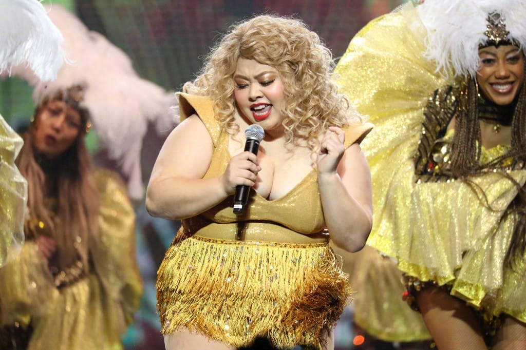 Azt hitte, jó ötlet malacjelmezbe öltöztetni egy plus size modellt