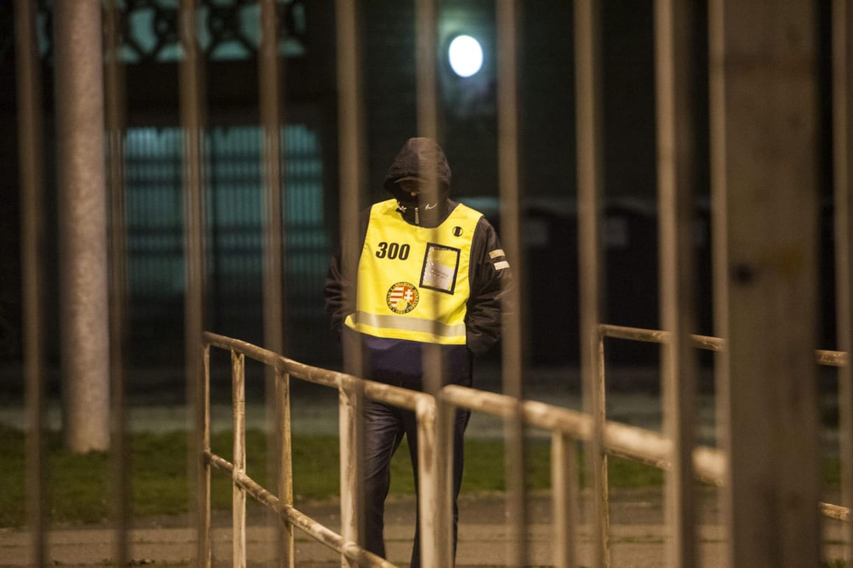 Nagyban megy az ügyeskedés a vagyonőröknél, a focimeccsek biztosítása pedig aranybánya