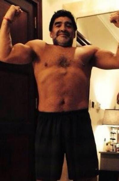 Fotó: alaposan kigyúrta magát Maradona