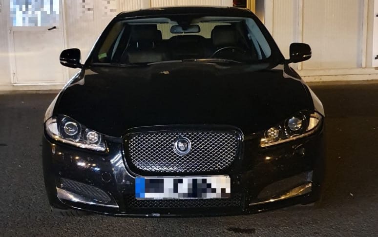 Átdolgozott alvázszámú Jaguar akadt fenn a határon