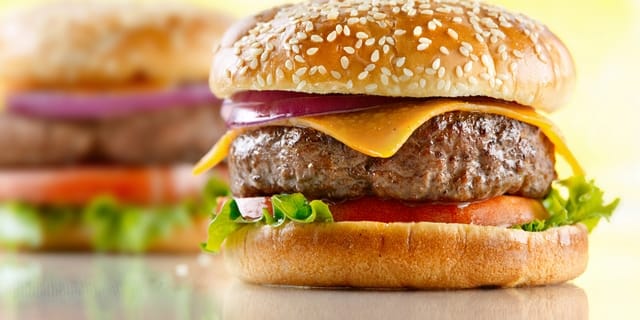 A világ legegyszerűbb receptjei: házi hamburger sütőben sütve