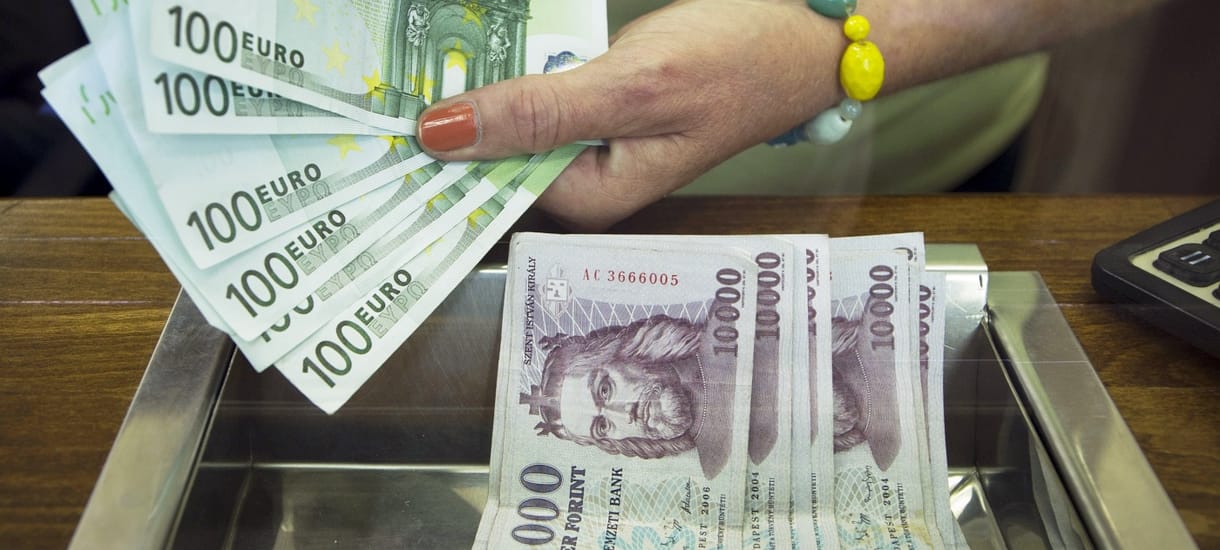 Hiába rekordgyenge a forint, Matolcsy és az MNB nem tesz semmit