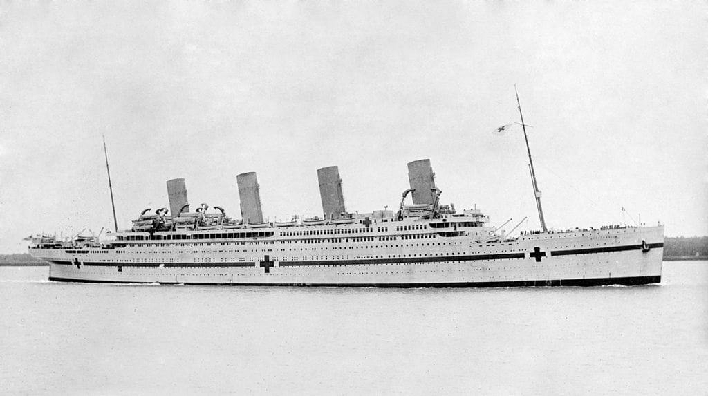 Megépült a Titanic testvérhajója, de az is elsüllyedt