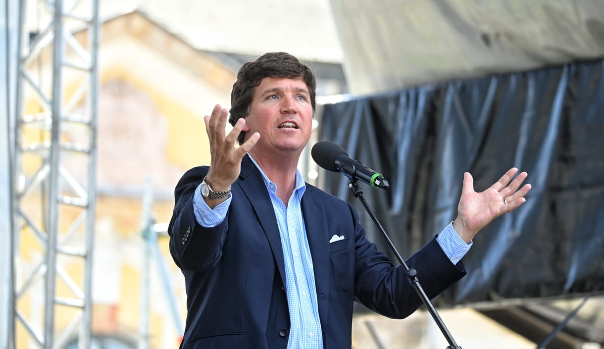 Tucker Carlson Esztergomban átkozta az illiberalizmust és megfejtette a magyar csodát