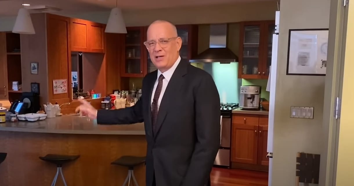 A koronavírusból felgyógyult Tom Hanks volt a Saturday Night Live házigazdája otthonról