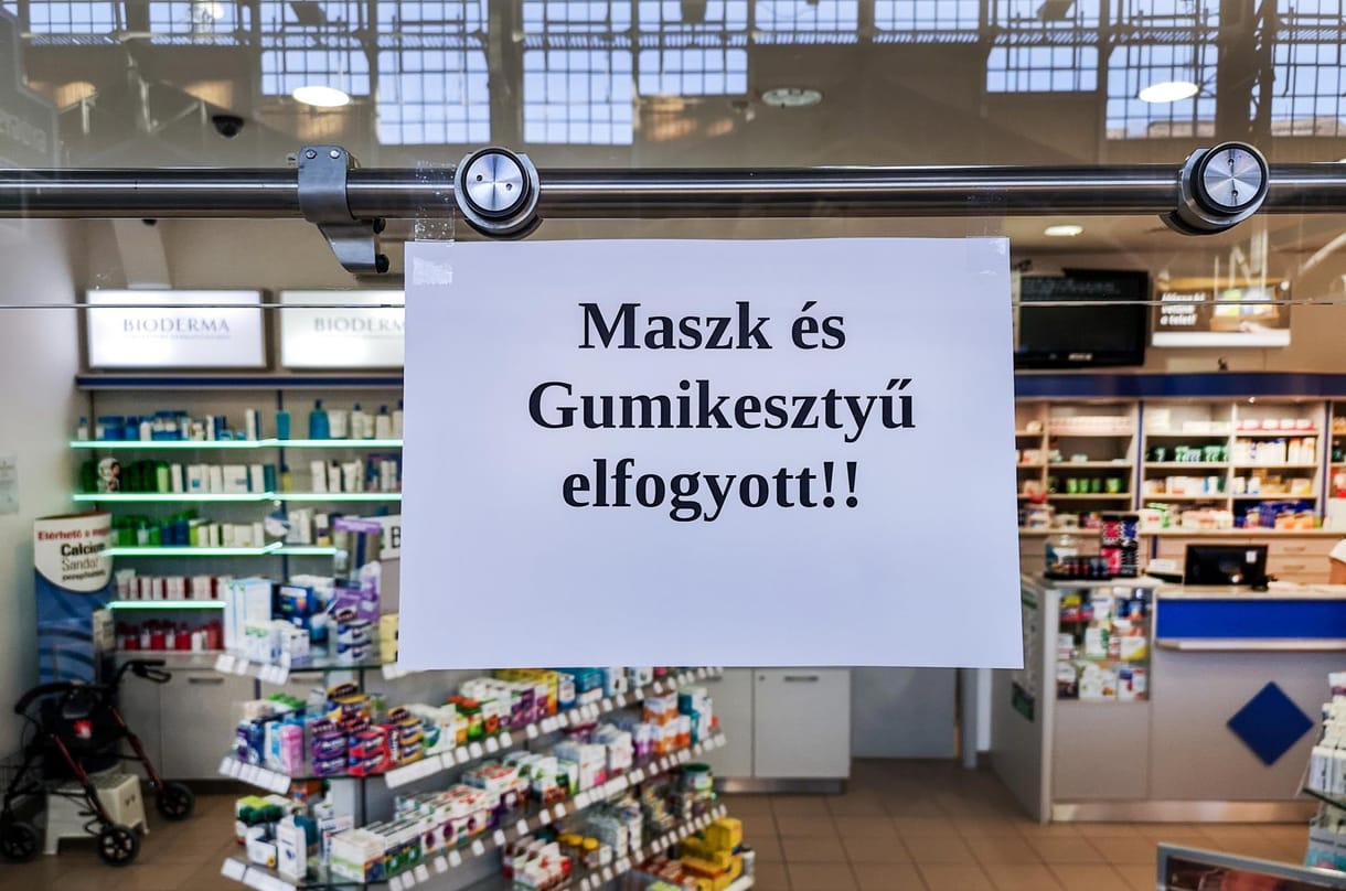 A gyógyszertárban végkimerülésig dolgoznak, vagy amíg el nem kapják a vírust