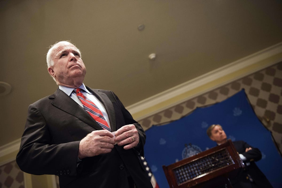 John McCain a republikánusok nevében is elhatárolódott Donald Trumptól