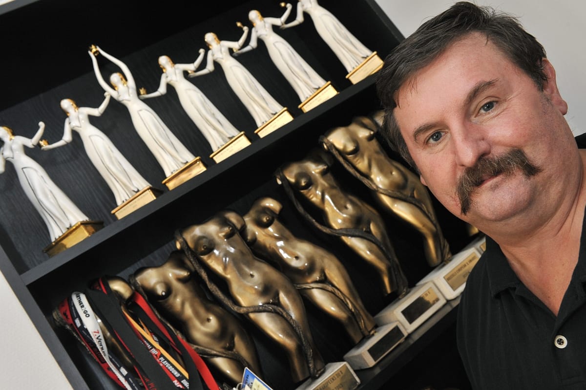 A Király után most a pornófilmes Koviról forgat sorozatot az RTL