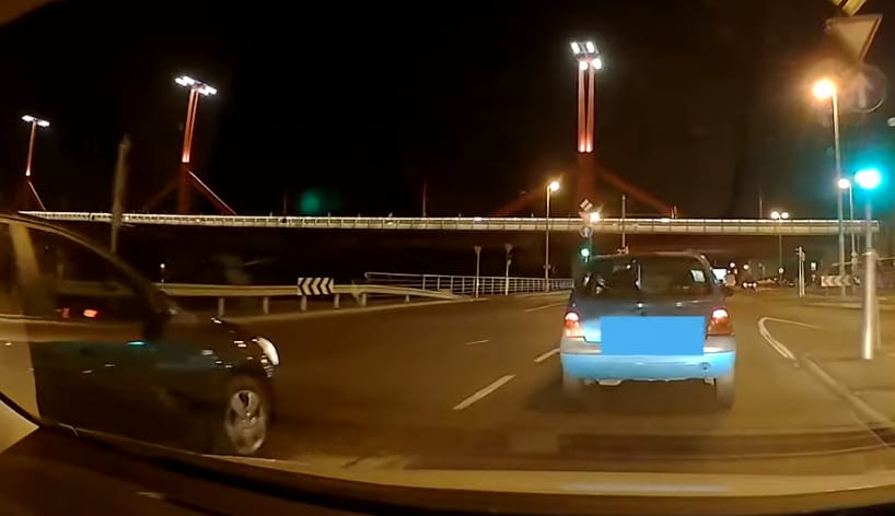 Ezt a videót, ami a Rákóczi hídnál készült, a forgalomszervezőknek is érdemes lenne megnézniük
