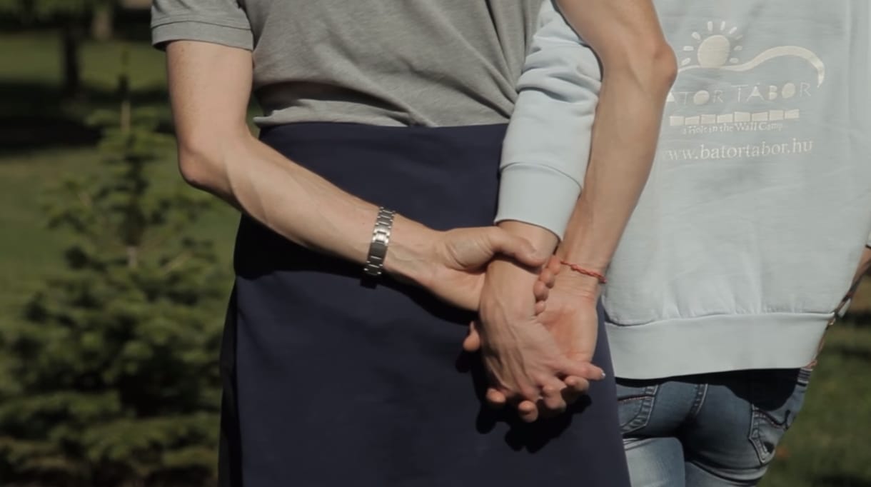 Van, aki a gyereke halála után is ki meri jelenteni, hogy boldog