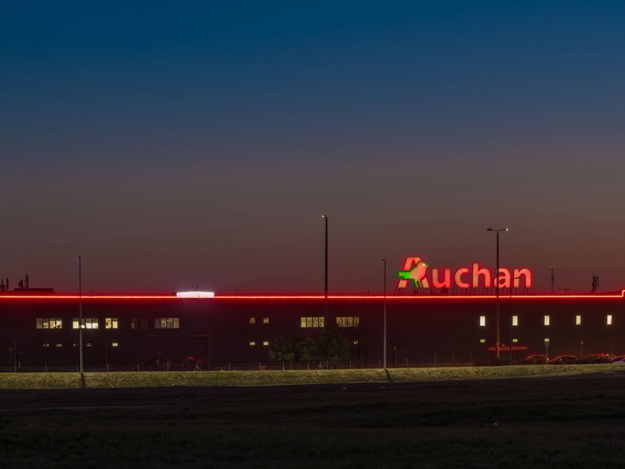 Eladja orosz érdekeltségeit az Auchan