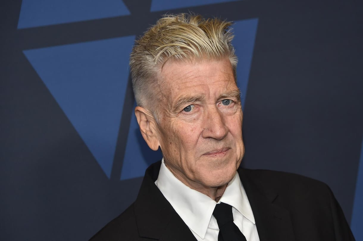 David Lynch-nek oxigénellátásra van szüksége, ha nagyobb távolságot kell megtennie a szobájánál